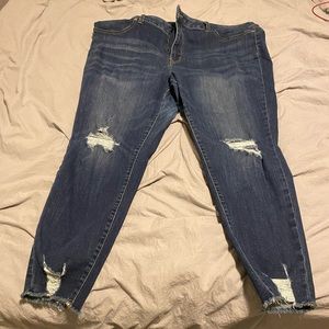 Maurices ripped skinny jeans